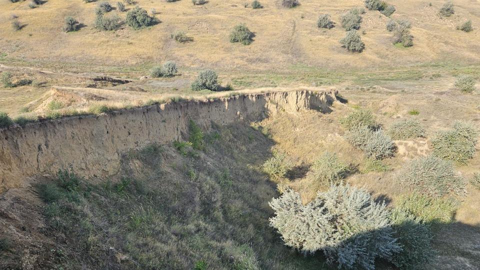 Prejudiciu de peste 19 milioane de lei în urma extragerii ilegale de nisip și argilă la Vulcănești