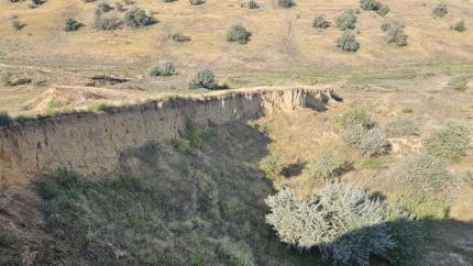 Prejudiciu de peste 19 milioane de lei în urma extragerii ilegale de nisip și argilă la Vulcănești