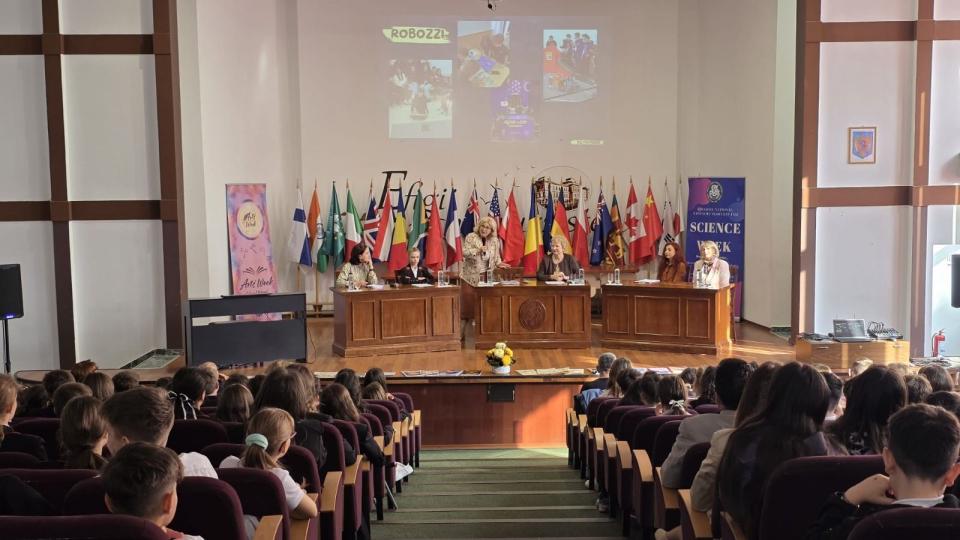 Colegiul Național „Costache Negruzzi” din Iași sărbătorește 131 de ani de existență. Zilele Colegiului reunesc tradiția, arta, știința și tehnologia