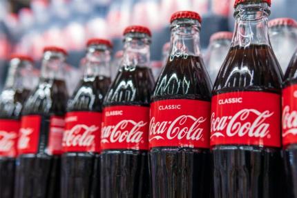 Coca-Cola retrage mai multe băuturi din magazinele din Europa din cauza conţinutului ridicat de clorat   