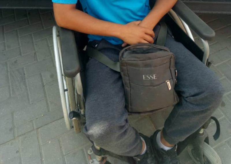 „Miracol” la Cahul. Un tânăr, după întâlnirea cu polițiștii, s-a sculat din scaunul cu rotile și a început să meargă