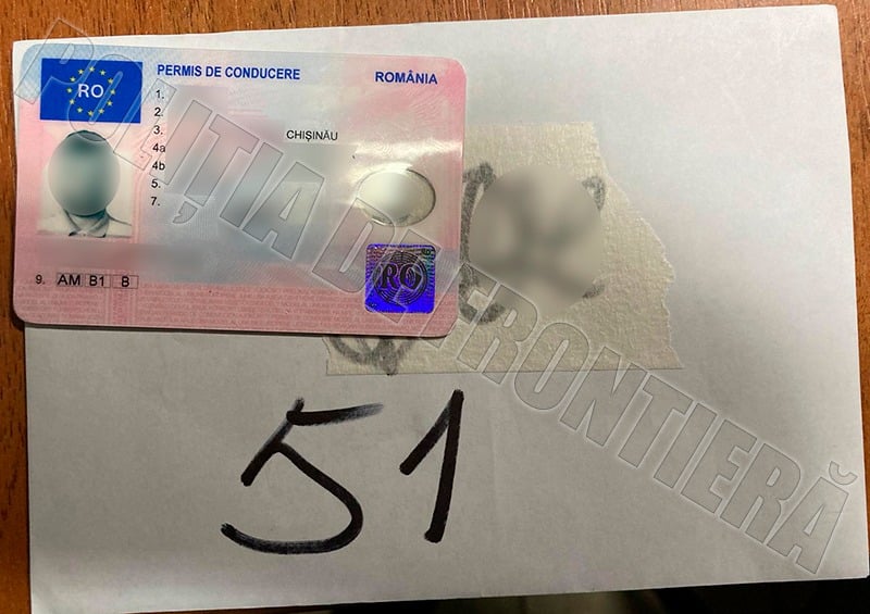 Un șofer de autocar a fost documentat la PTF Cahul, pentru asigurarea serviciului de curierat a unui permis de conducere neveridic