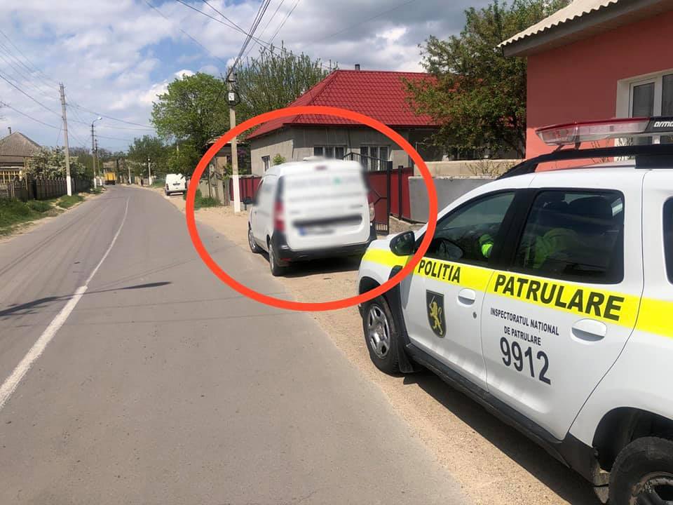FOTO// A tamponat o adolescentă care se deplasa cu bicicleta și a fugit de la fața locului