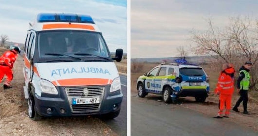 O ambulanță s-a ciocnit cu o mașină de poliție, la Cahul. Unul dintre șoferi ar fi adormit la volan