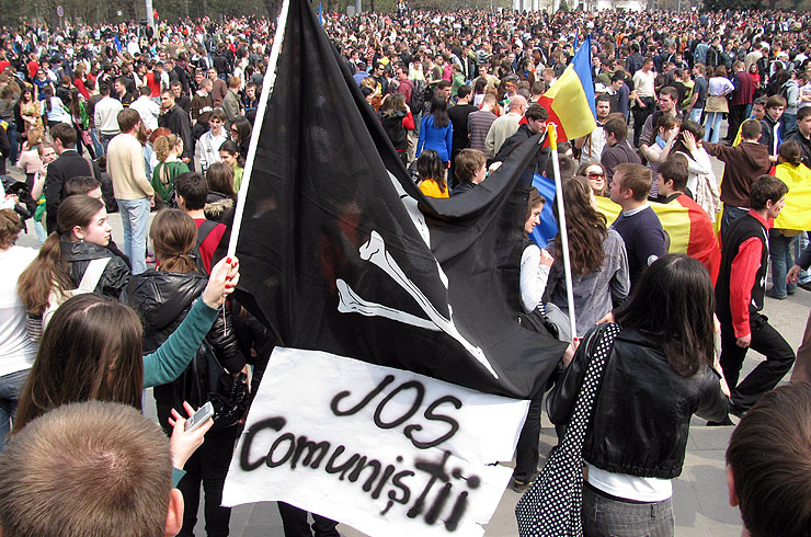 7 aprilie 2009. La Chișinău are loc un protest de amploare, devastator și foarte straniu, urmat de represalii crunte