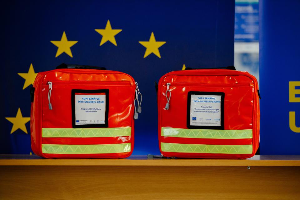 UE// Medicii din Cahul vor examina mai eficient nou-născuții la domiciliu, grație suportului Uniunii Europene