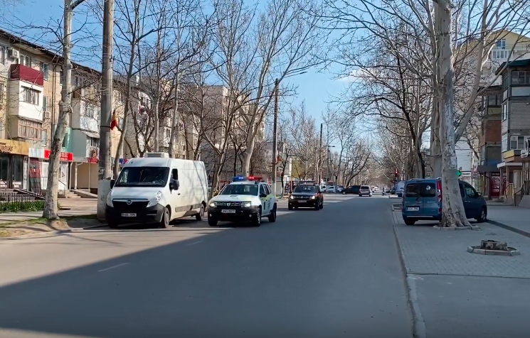 Poliția îndeamnă Cahulenii să stea acasă