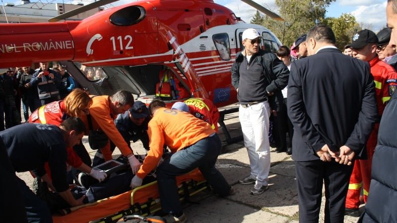 Un elicopter SMURD a aterizat pe Piața Independenței din orașul Cahul