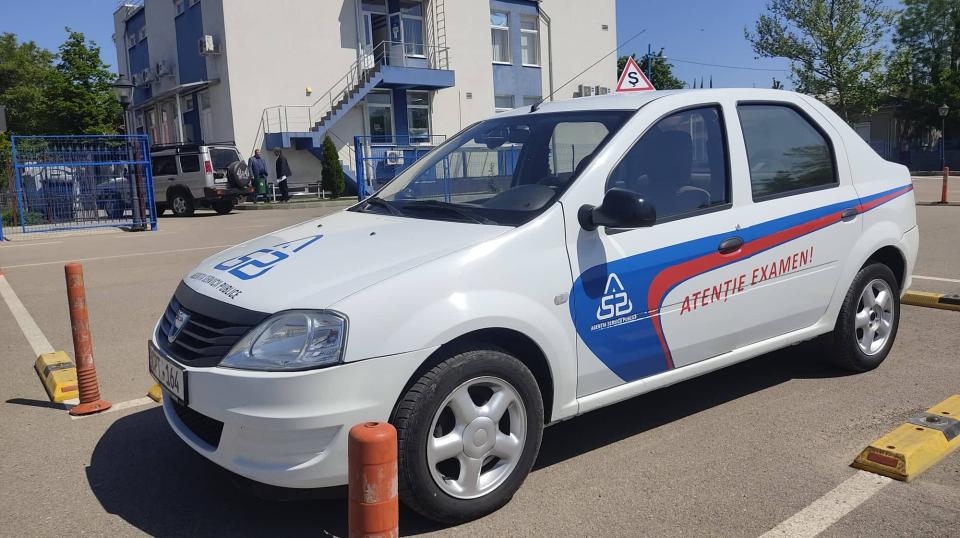 Persoanele înscrise la examenul auto pe data de 9 ianuarie îl pot susține pe 12 ianuarie