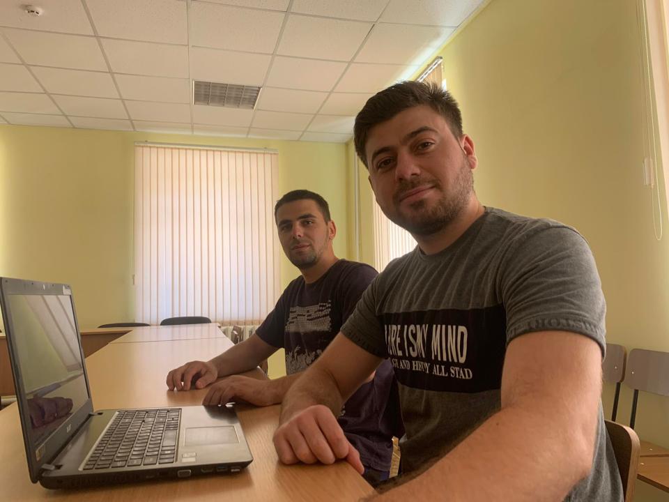 Doi tineri din Cahul creează excursii virtuale cu ajutorul inteligenței artificiale