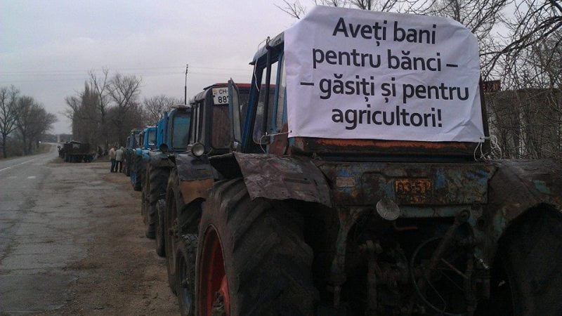 Agricultorii din raionul Cahul au ieşit la protest. Video