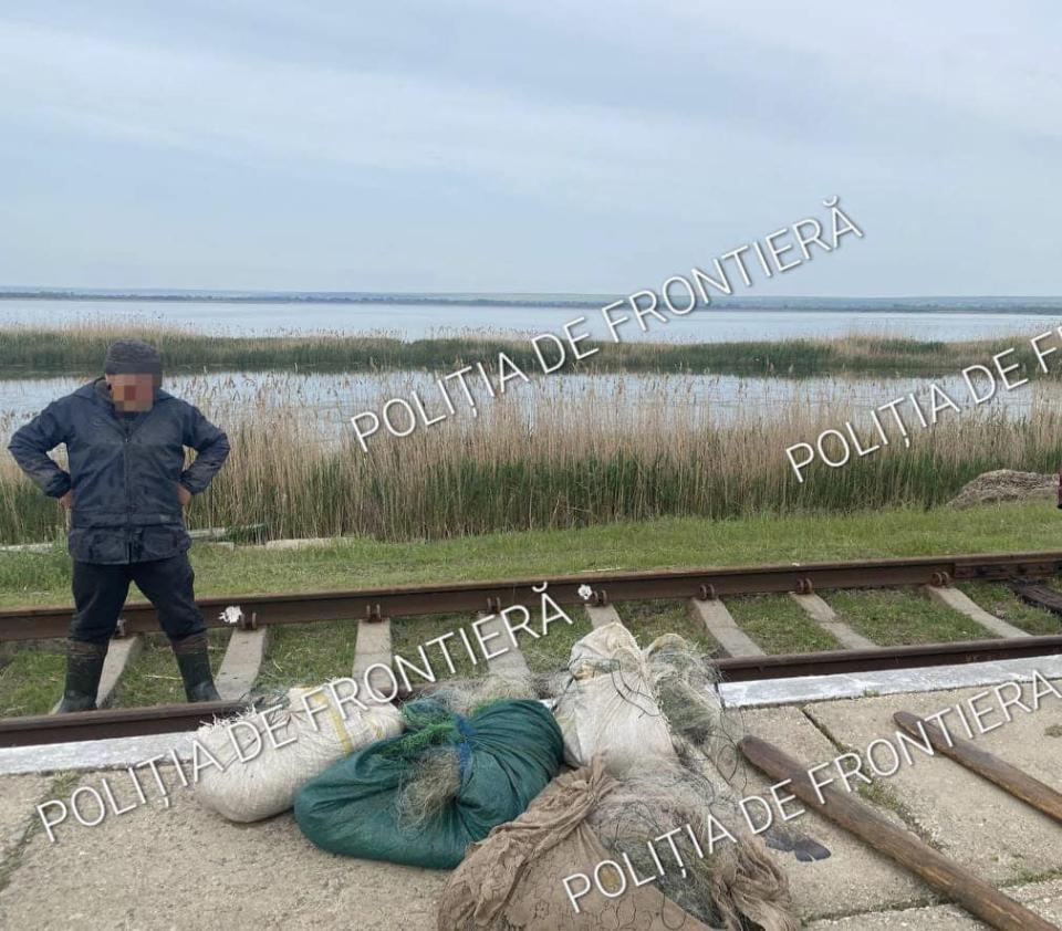Doi bărbați, prinși la pescuit ilegal pe lacul Manta