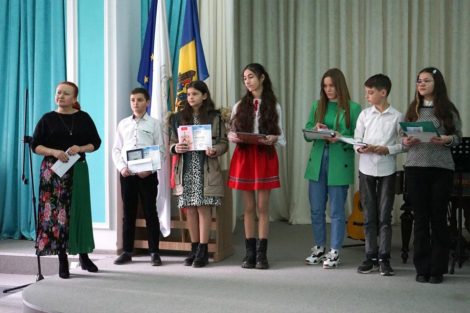 ”Poezia-n vers de dor” — Ziua Internațională a poeziei a fost marcată la Cahul //FOTO