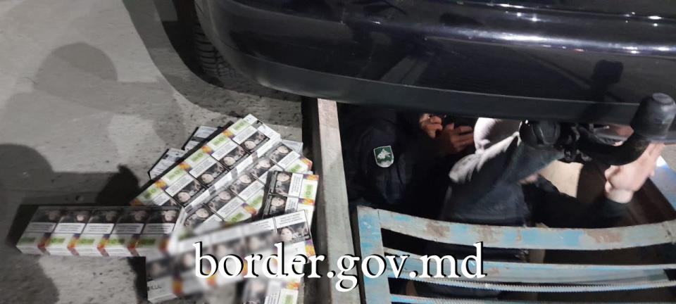 A rămas fără mașină și țigări. Un tânăr a încercat să scoată din țară 230 pachete de țigări prin PTF Giurgiulești