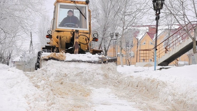 Din cauza înzăpezirii, pe teritoriul spitalului din Cahul, bolnavii erau transportaţi cu ambulanţa