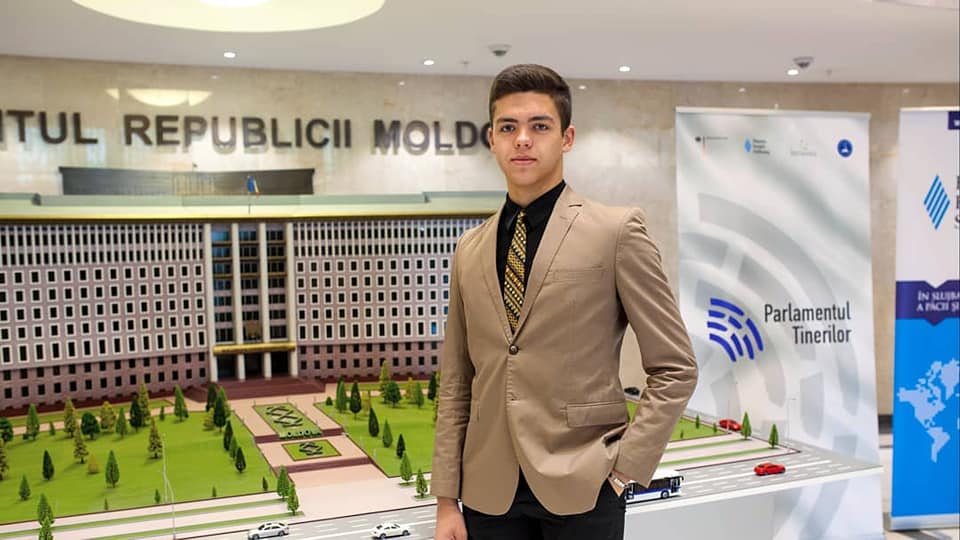 Un tânăr din Cahul a lansat o emisiune în care vorbește cu oamenii care schimbă lucruri în regiunea sa