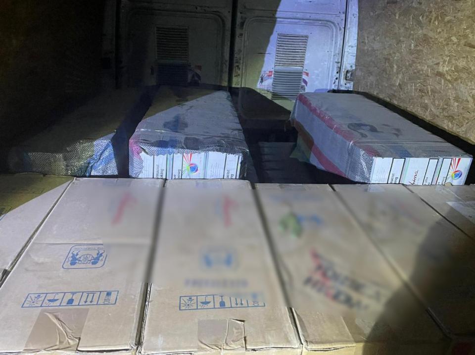 Condamnare cu suspendarea executării pedepsei pentru cei trei bărbați din Cahul, care au încercat să scoată din țară 700.000 țigări în iunie 2022