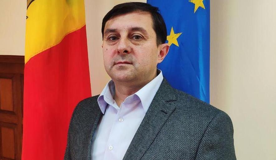 Președintele răspunde: Să-mi vorbești tu despre demnitate, acel care servește niște regimuri ostile statului?