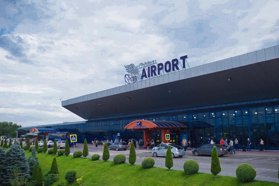 Reguli noi de circulație în apropierea terminalului Aeroportului Internațional Chișinău. Detalii