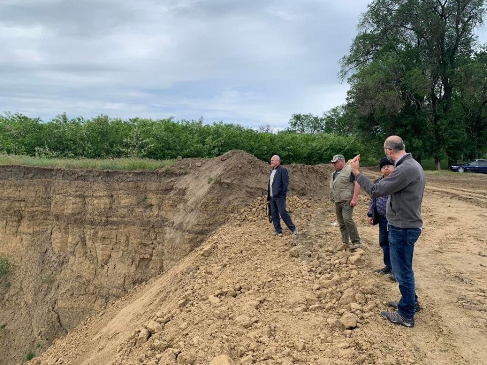 Nouă viticultori din Andrușul de Sus reconstruiesc un iaz pentru a iriga podgoriile: Poate vom restabili și creșterea legumelor