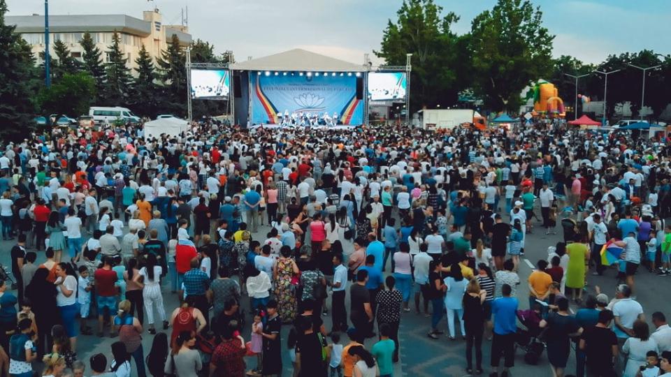 Nufărul Alb – festivalul care unește popoarele, la Cahul