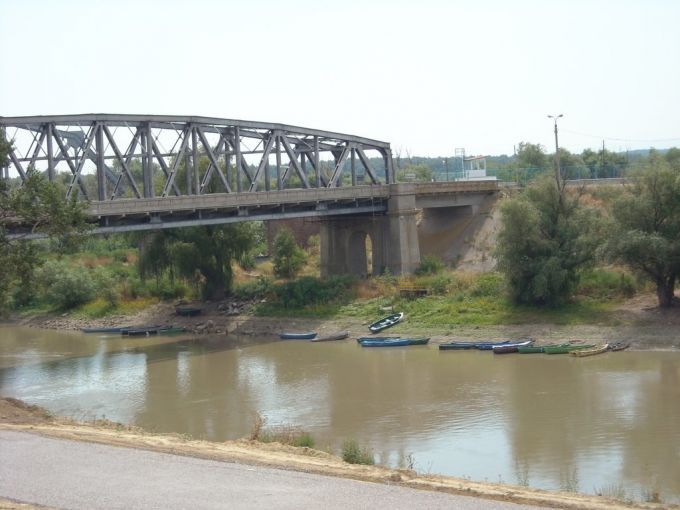 Podul Giurgiuleşti–Galaţi de peste râul Prut ar urma să fie reabilitat. Costul proiectului este de peste 15 milioane de euro