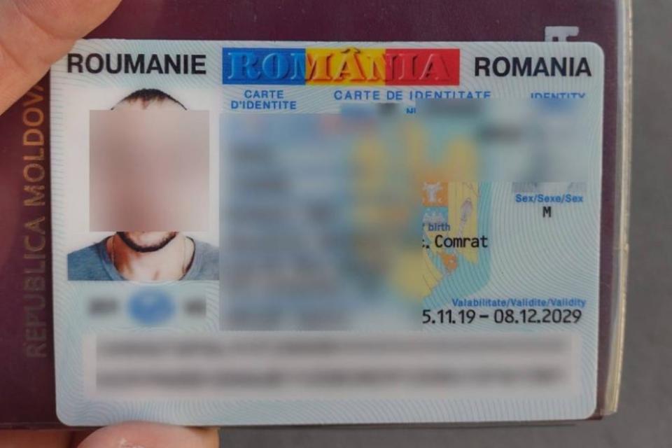 Buletin românesc pentru 700 euro. Un bărbat din Comrat a fost reținut la PTF Cahul