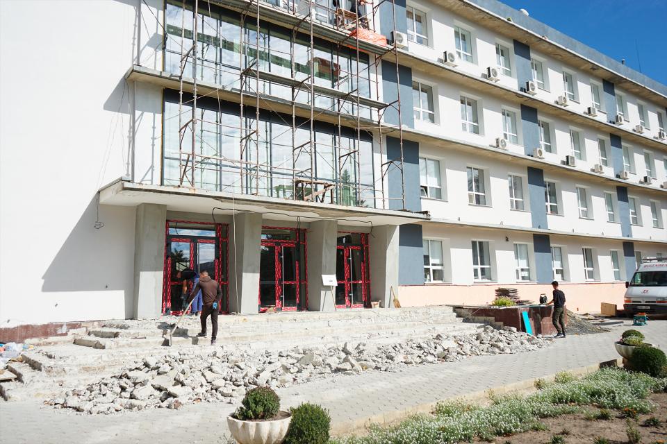 Monitorizare cetățenească: Lucrările de termoizolare a Primăriei mun. Cahul