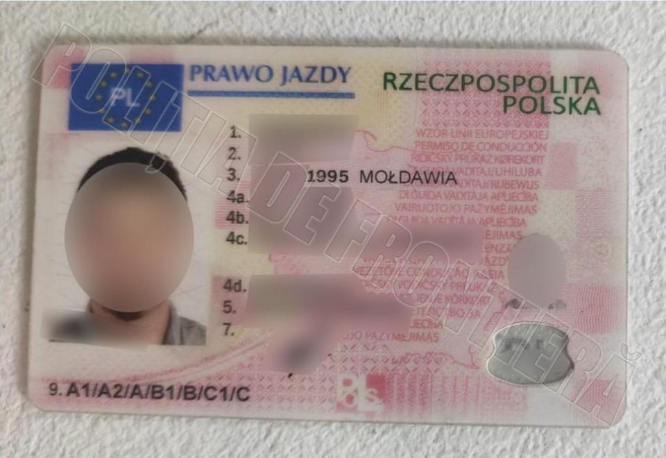 Și-a făcut un permis de conducere polonez fals cu 1000 de euro pentru un post de muncă în Europa