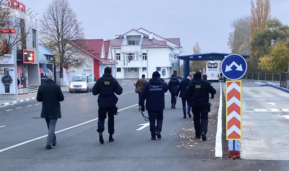 Cine sunt cei doi foști șefi de la IGPF, reținuți de SIS și PCCOCS astăzi dimineața la Cahul
