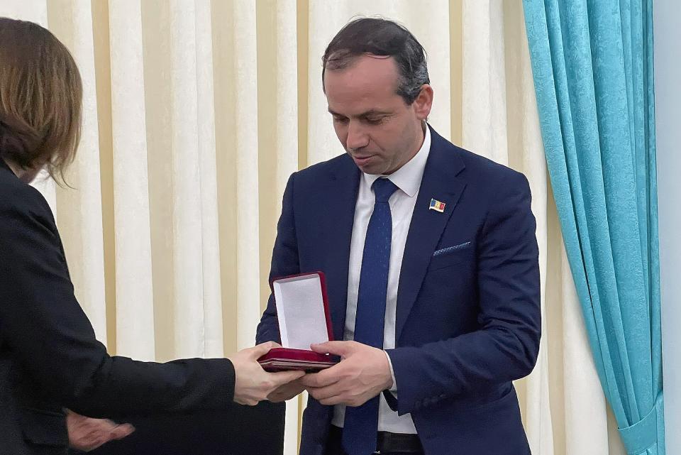 No Comment. Nicolae Dandiș despre distincția de stat oferită de Președinta Maia Sandu