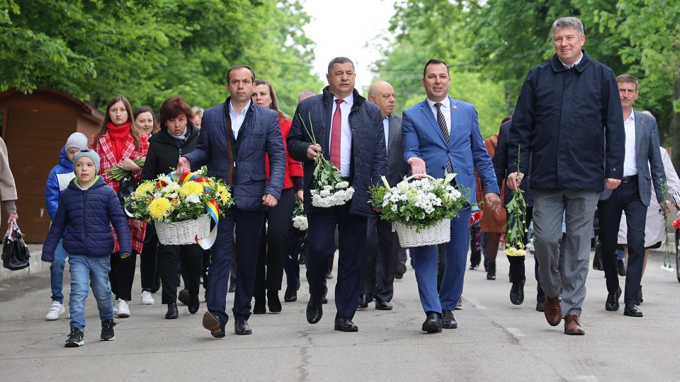 Nicolae Dandiș: „Vă îndemn la pace în primul rând pace între noi”