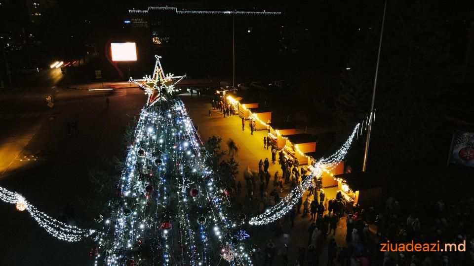 A fost inaugurat bradul din centrul municipiului Cahul /FOTO