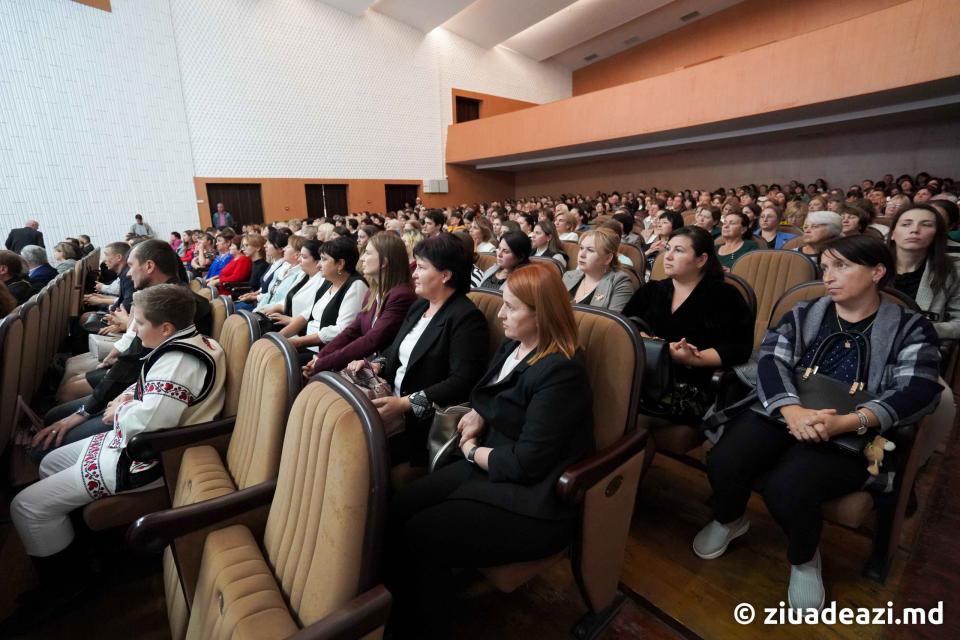 Ziua Profesorului la Cahul /REPORTAJ FOTO