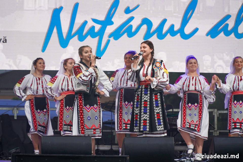 FOTO// Prima zi de „Nufărul Alb”