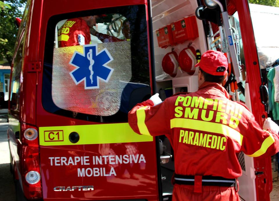 O nouă intervenție comună SMURD: Un pacient diagnosticat cu COVID-19 transportat din Cahul la Chișinău