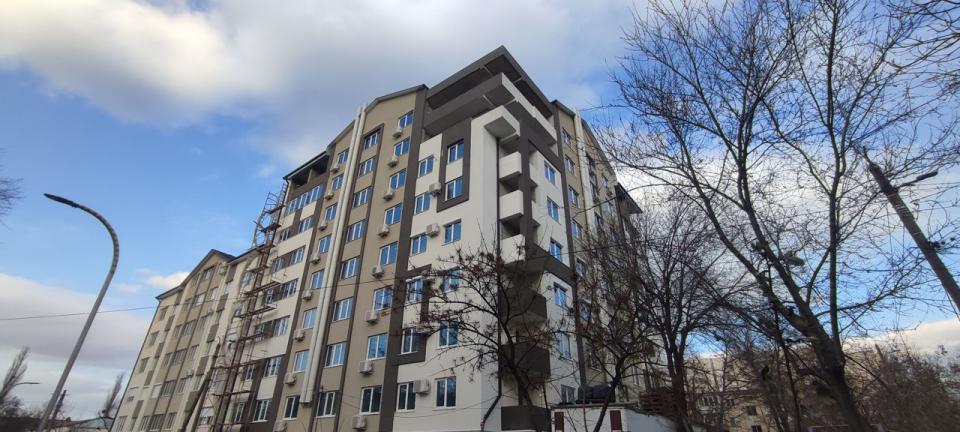 Piața imobiliară în scădere: vânzările scad cu 20%, prețurile rămân ridicate