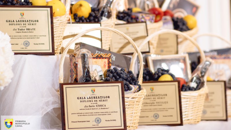 Află cine sunt Laureații anului 2021 a Primăriei Cahul / FOTO