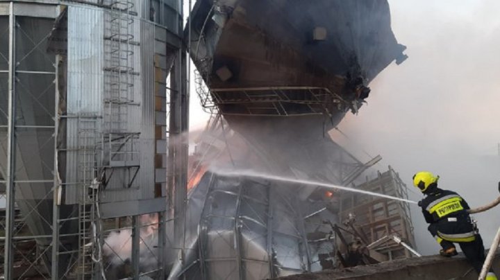 Post de pompieri pe teritoriul Portului Giurgiulești pentru a preîntâmpina noi incendii la rezervoarele pline cu șrot de floarea-soarelui