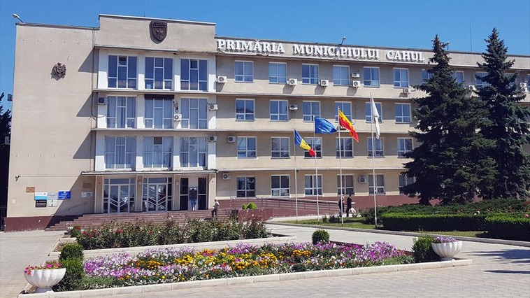 Răspunde acum pentru a face în viitor. Primăria mun. Cahul și Consiliul raional pregătesc strategii de tineri pentru următorii 5 ani