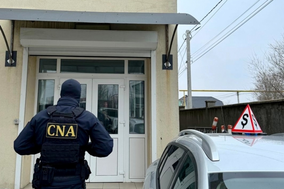 Șeful Postului de Inspecție la Frontiera Giurgiulești al ANSA și 10 subalterni, reținuți de CNA într-un dosar de corupție