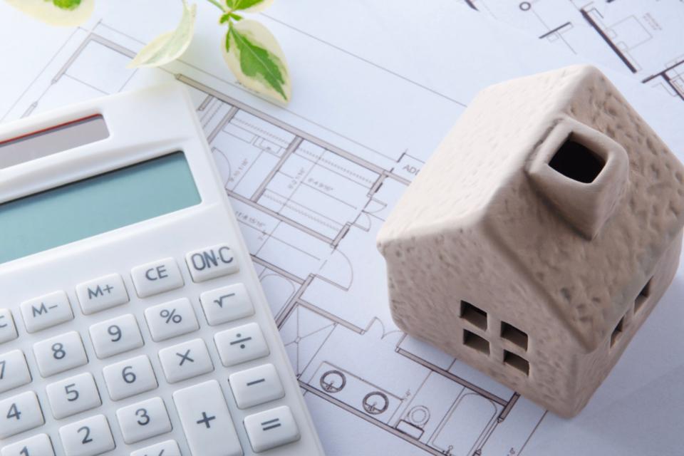 Achită Impozitul pe bunurile imobiliare fără a ieși din casă