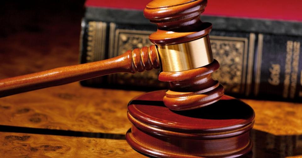Procurorii cer 30 de zile de arest pentru bărbatul care și-a împușcat mortal fosta soție și soacra