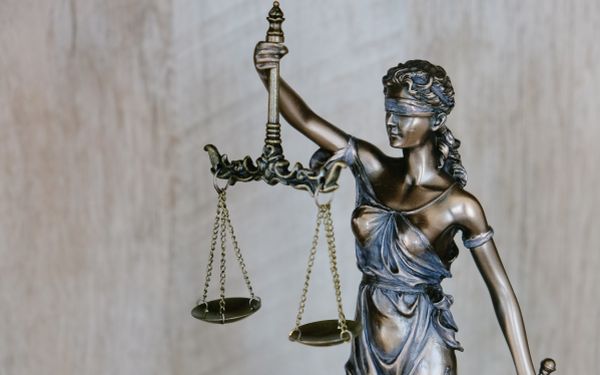 Peste 25.000 fișiere cu pornografie infantilă la un cetățean al Ucrainei din Cahul, trimis în judecată de procurorii PCCOCS