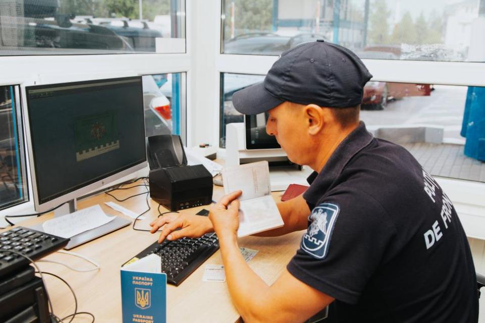 Acte ucrainene falsificate, depistate la trecerea frontierei Cahul și Giurgiulești