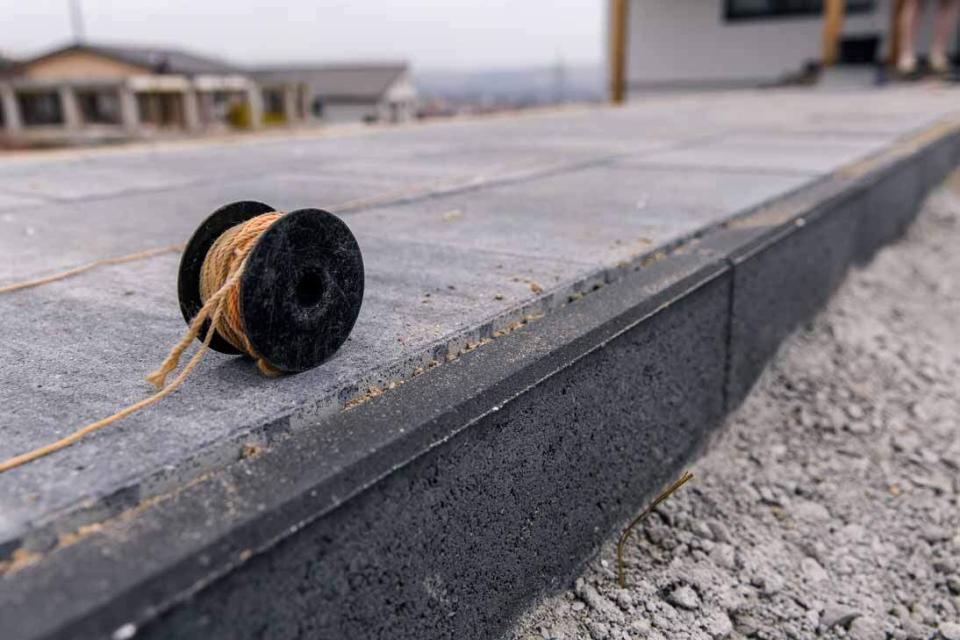 Sunt în toi lucrările de pavare a câtorva străzi din municipiul Cahul? Cât ne costă bugetul pentru aceste lucrări și care firmă este responsabilă repararea acestor străzi?