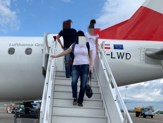 O femeie din Cahul, anunțată în urmărire internațională, reținută în Austria: A fost extrădată Republicii Moldova