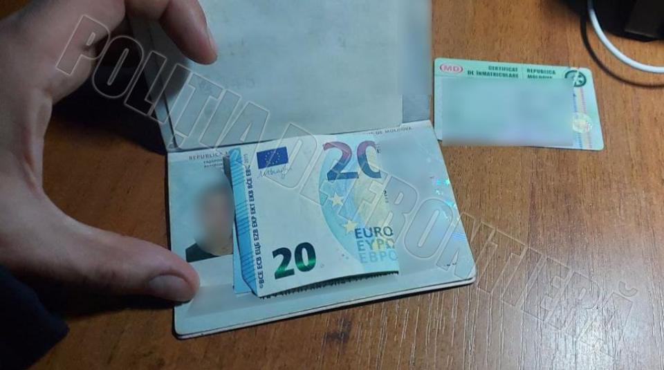 Bani în acte. Trei cazuri de corupere activă, denunțate de către polițiștii de frontieră din Cahul //FOTO