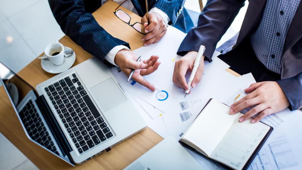 Oportunități pentru tineri. Curs de scriere a planurilor de afaceri și granturi de 1600 euro
