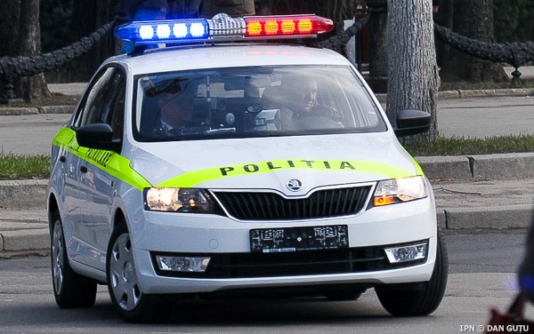 Percheziții la angajați din cadrul Direcției patrulare Sud. Sunt suspectați pentru luare de mită până la 350 de euro